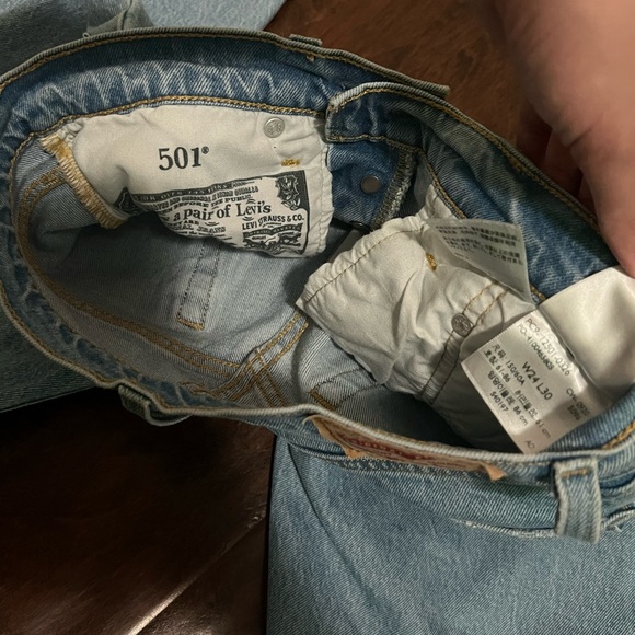 501 Levi Jeans - Picture 3 of 5